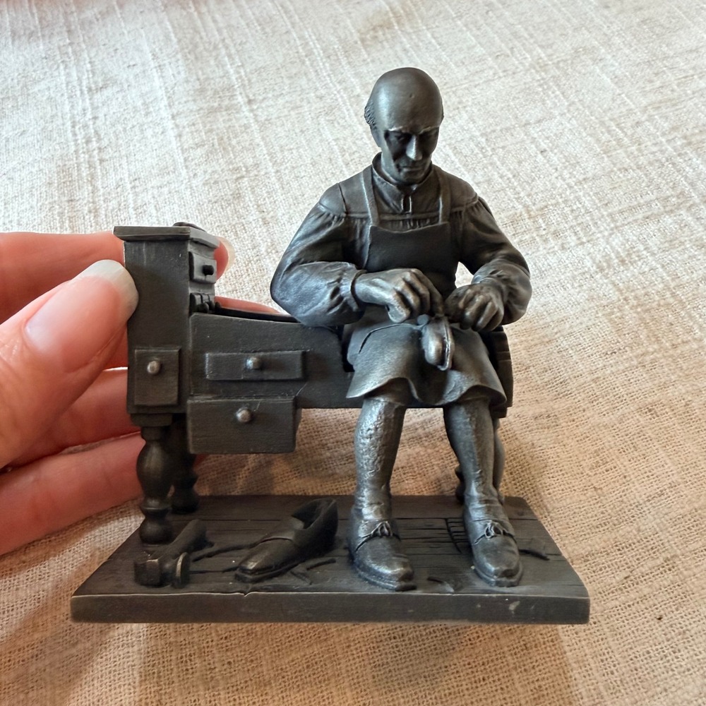 Franklin Mint The Shoemaker Fine Pewter Figurine 1975 Vintage Cobbler‎ Sculpture